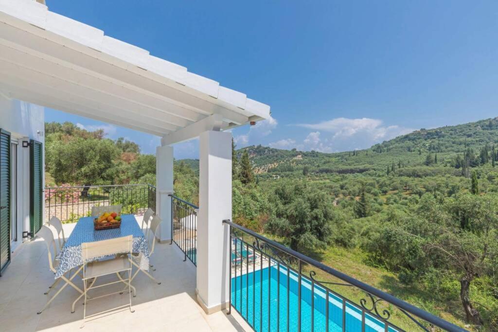 Villa Eleonas Strongyli  Bagian luar foto