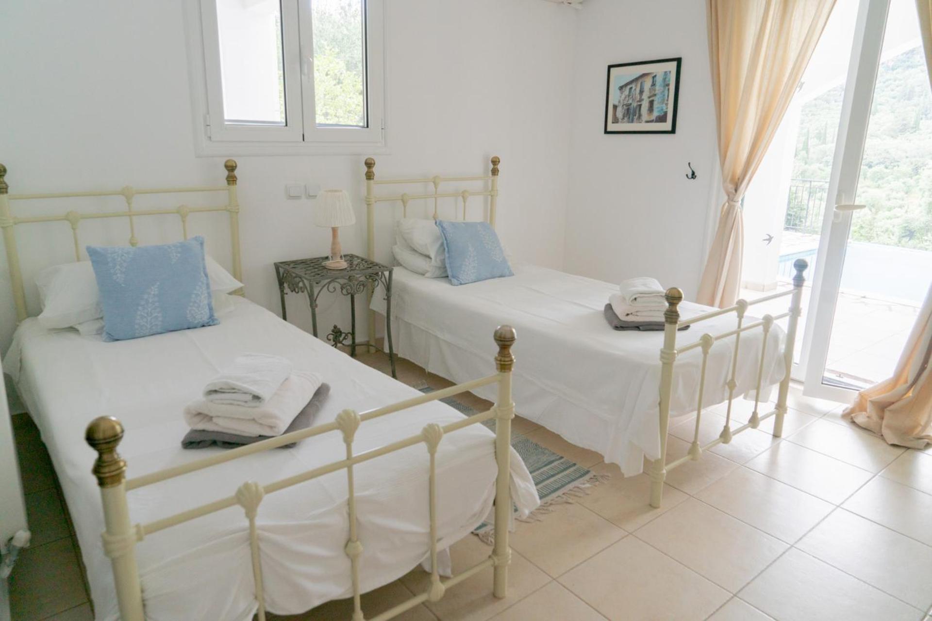 Villa Eleonas Strongyli  Bagian luar foto